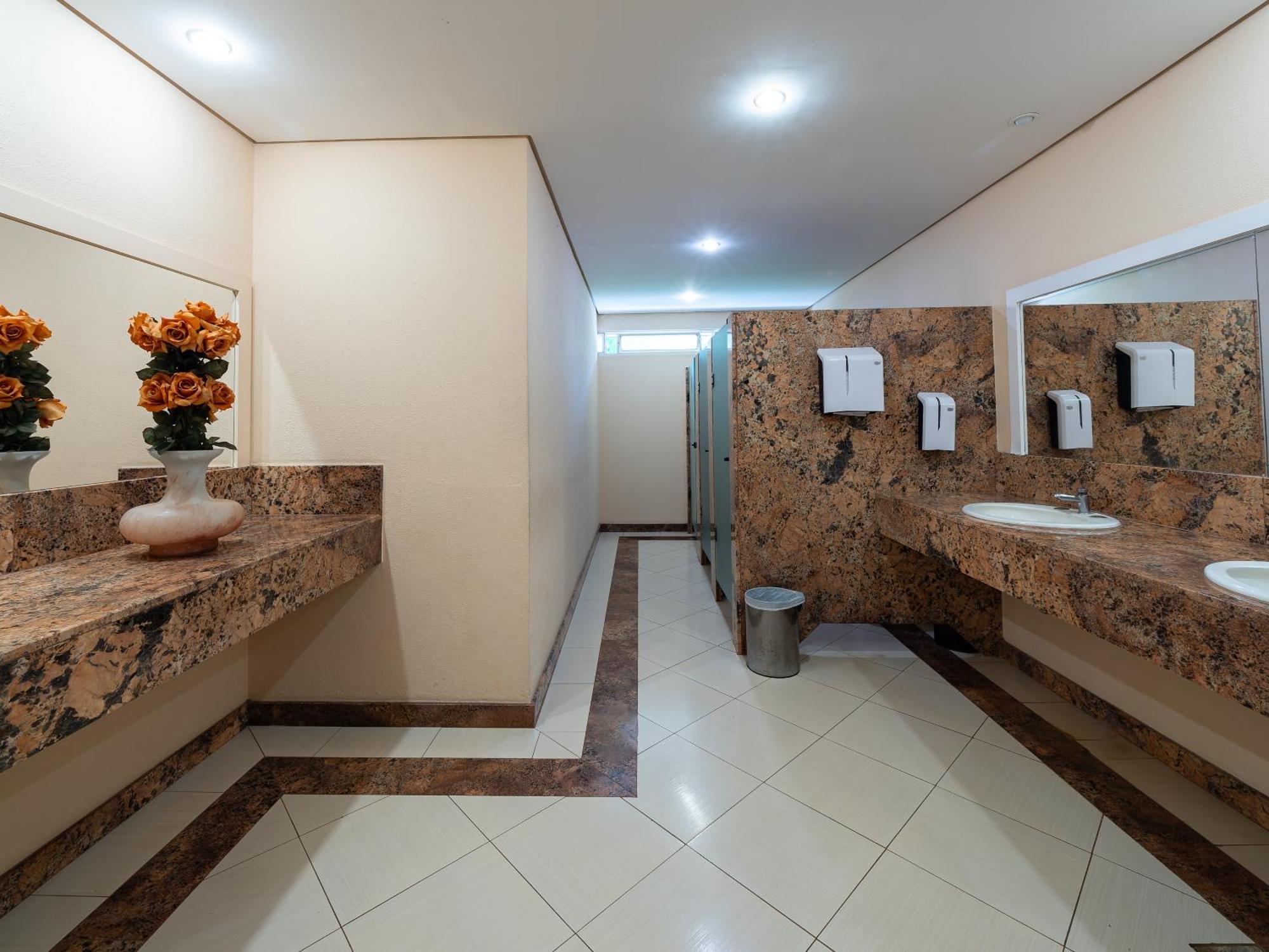 Carlton Suites Лимейра Экстерьер фото